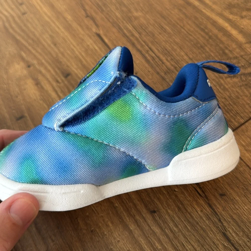 Reebok cute tie
